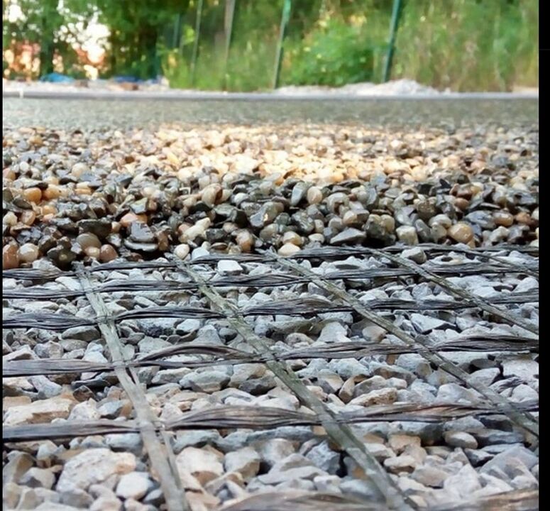 Daş xalçanın möhkəmləndirilməsi üçün mesh
